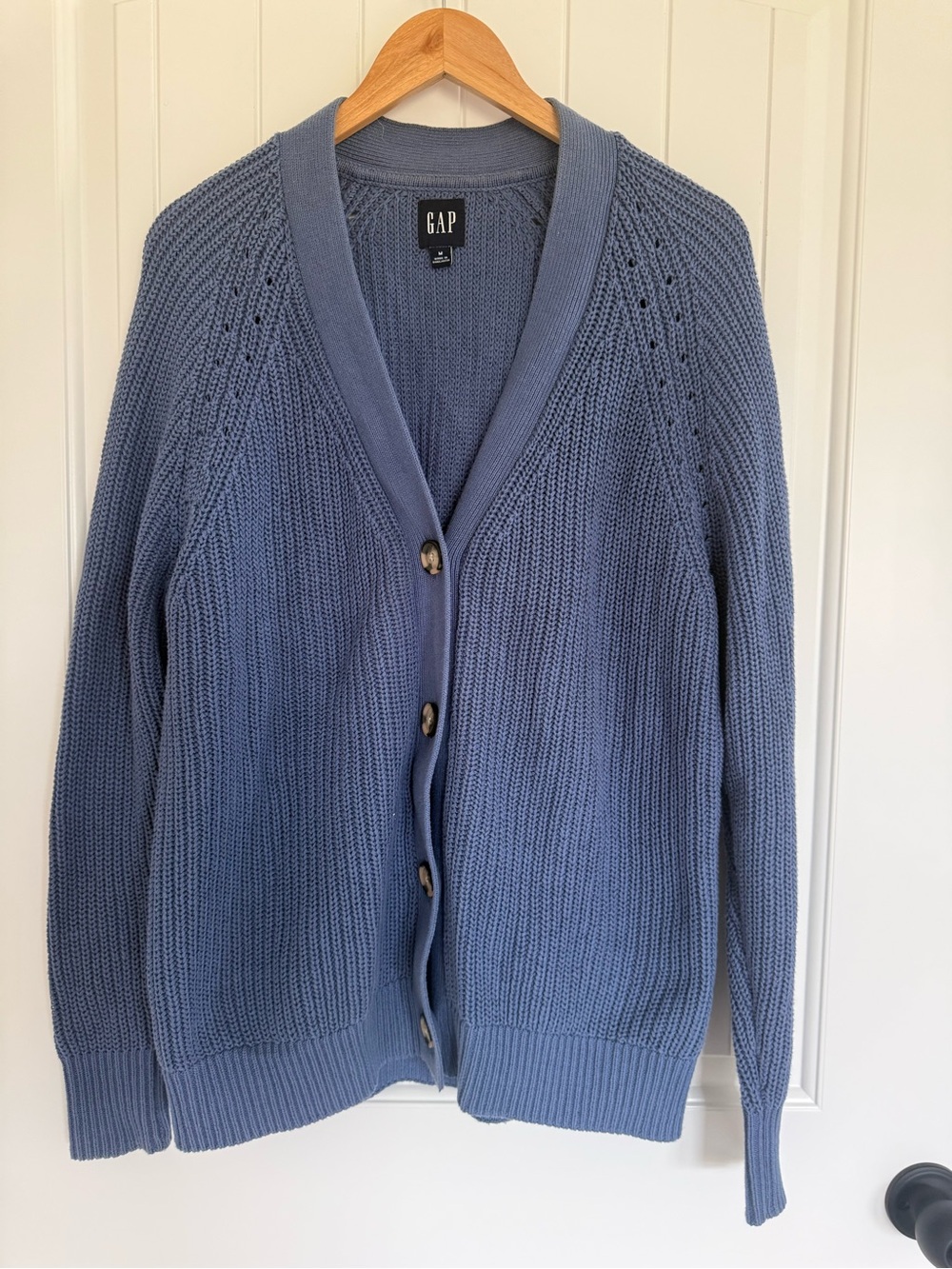 GAP Blue Shaker Stitch Cotton V-Neck Cardigan Sweater Womens Medium Cozy Soft